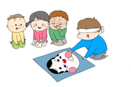 お正月遊び「福笑い」で大笑い